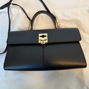 Cafuné Black Leather Crossbody Bag